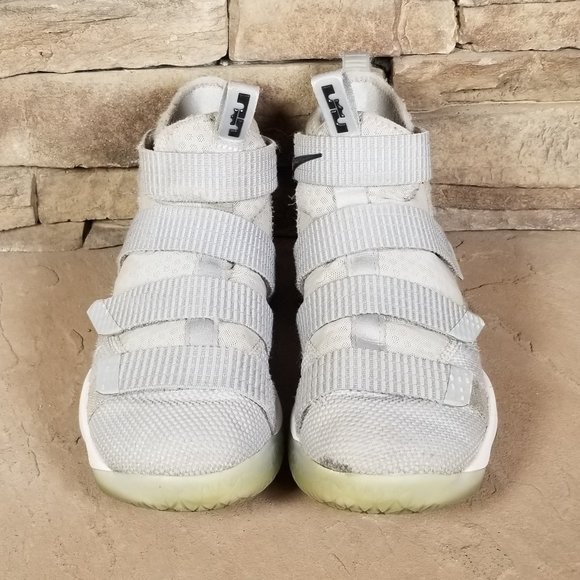 Nike Lebron Soldier XI 11 Men\'s 4.5 Gray Shoes main image 4